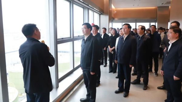 铜仁市委书记李作勋率“四新四化”项目观摩团赴球盟会调研